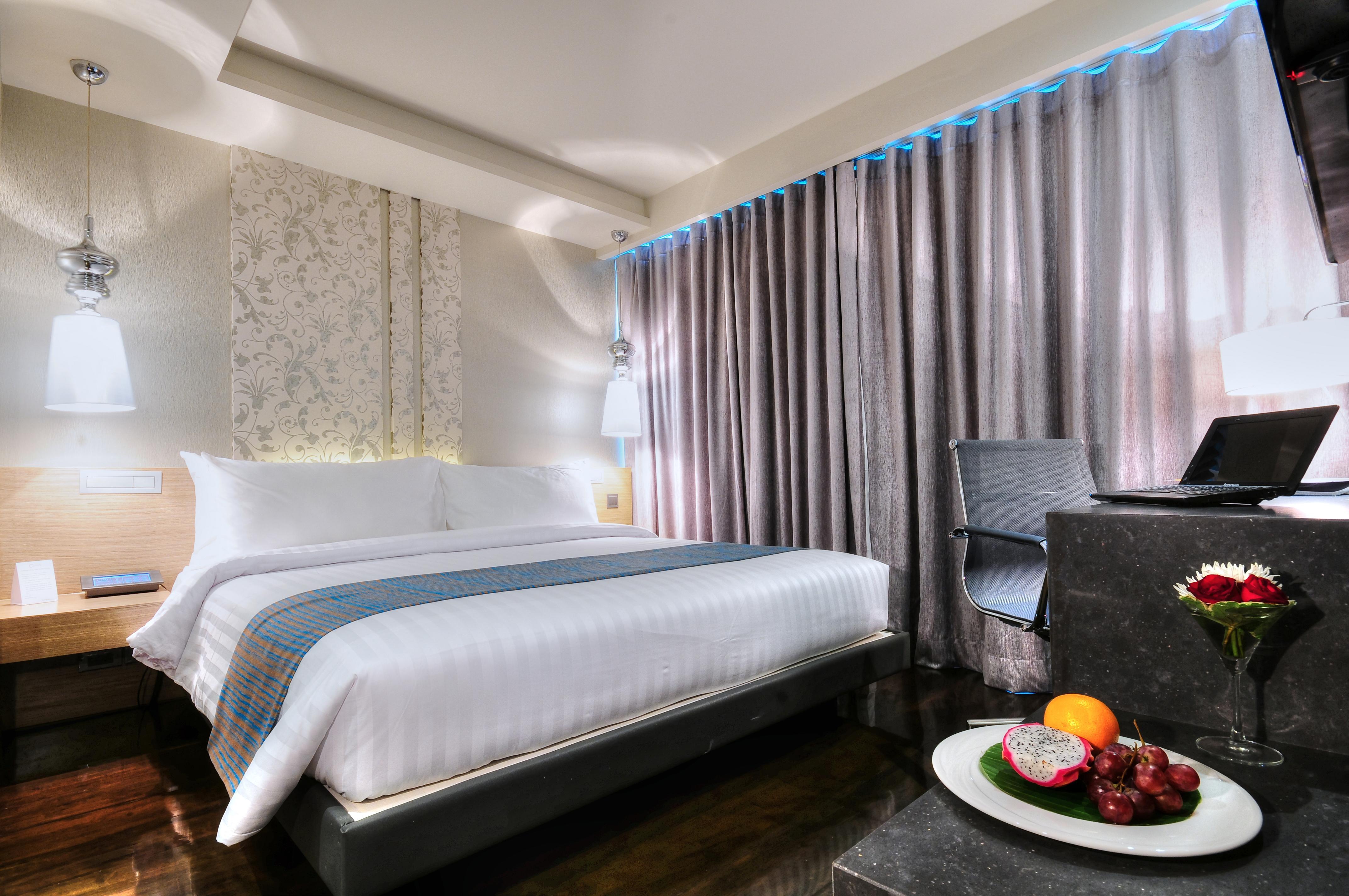 Citrus Sukhumvit 13 Nana Bangkok By Compass Hospitality - Newly Renovated Hotel Exterior photo