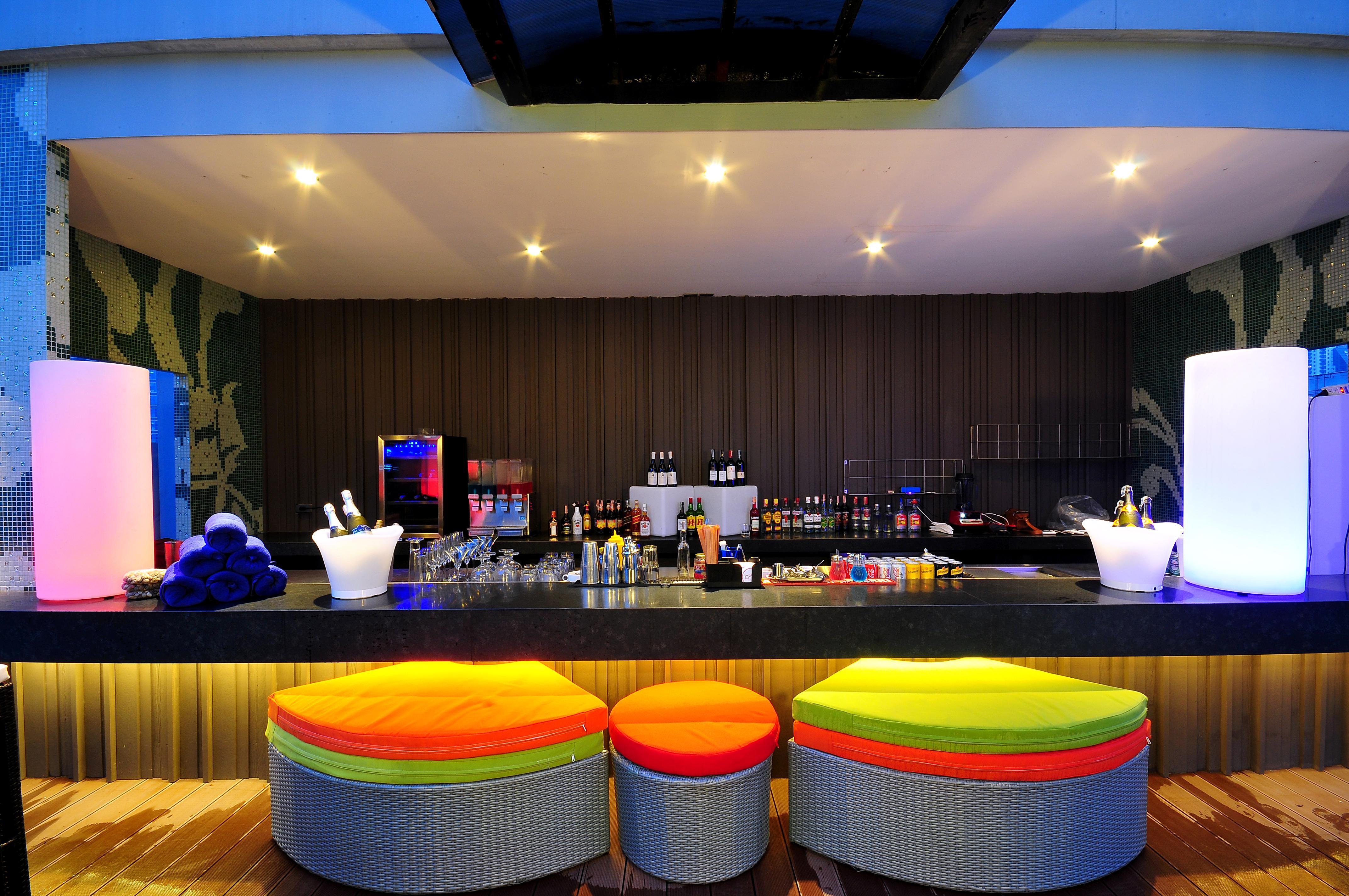 Citrus Sukhumvit 13 Nana Bangkok By Compass Hospitality - Newly Renovated Hotel Exterior photo