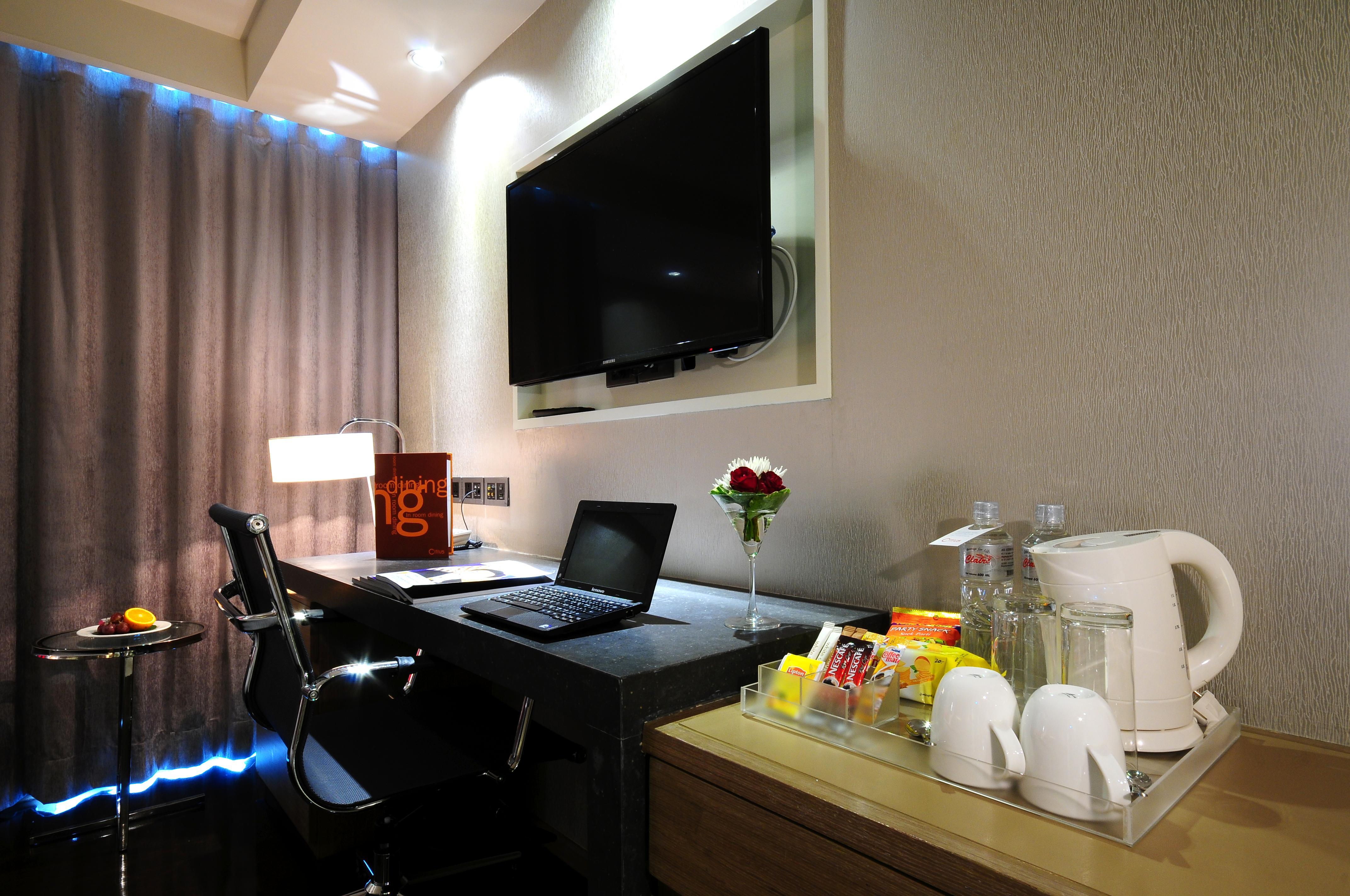 Citrus Sukhumvit 13 Nana Bangkok By Compass Hospitality - Newly Renovated Hotel Exterior photo