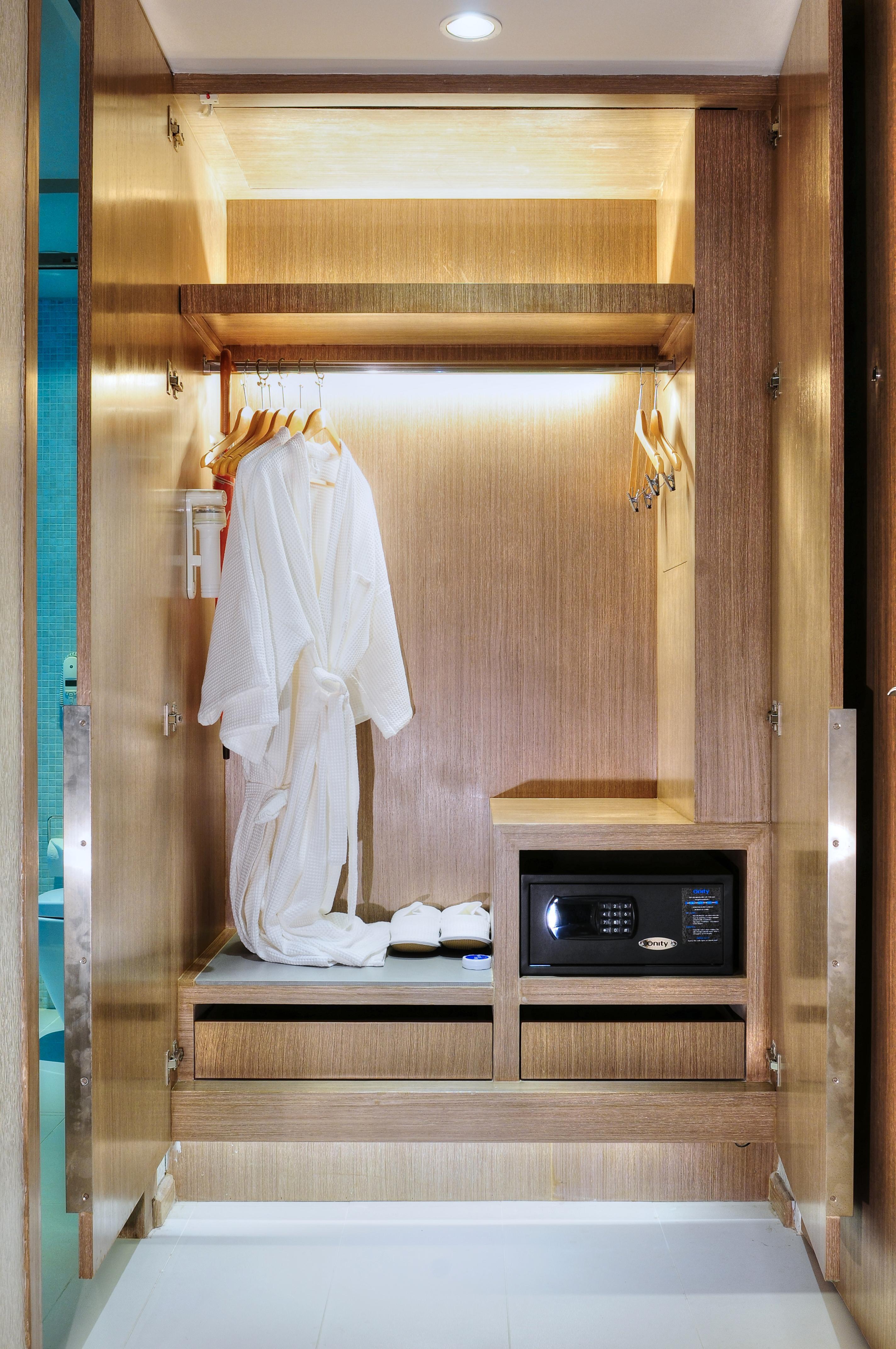 Citrus Sukhumvit 13 Nana Bangkok By Compass Hospitality - Newly Renovated Hotel Exterior photo