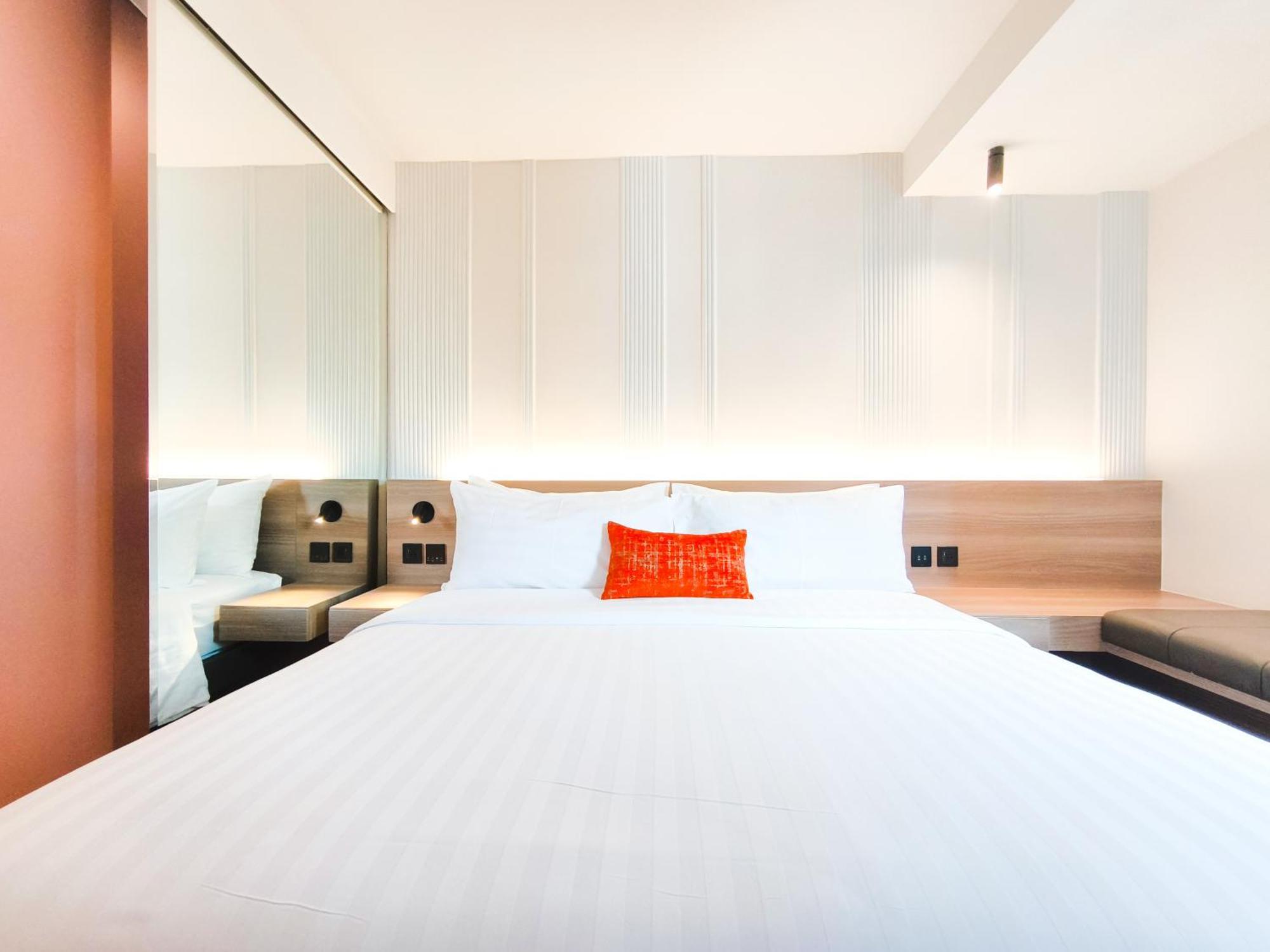 Citrus Sukhumvit 13 Nana Bangkok By Compass Hospitality - Newly Renovated Hotel Exterior photo