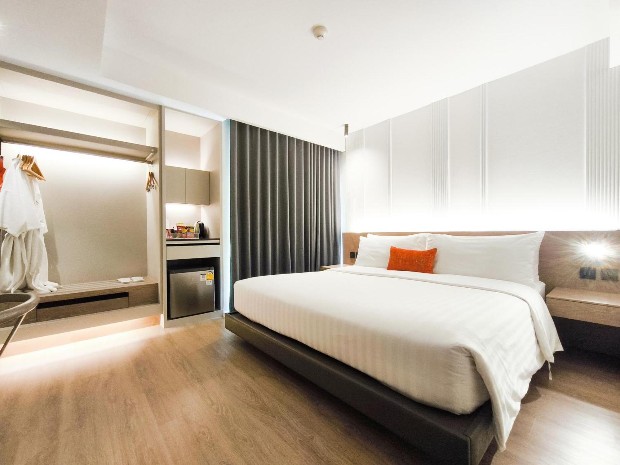 Citrus Sukhumvit 13 Nana Bangkok By Compass Hospitality - Newly Renovated Hotel Exterior photo