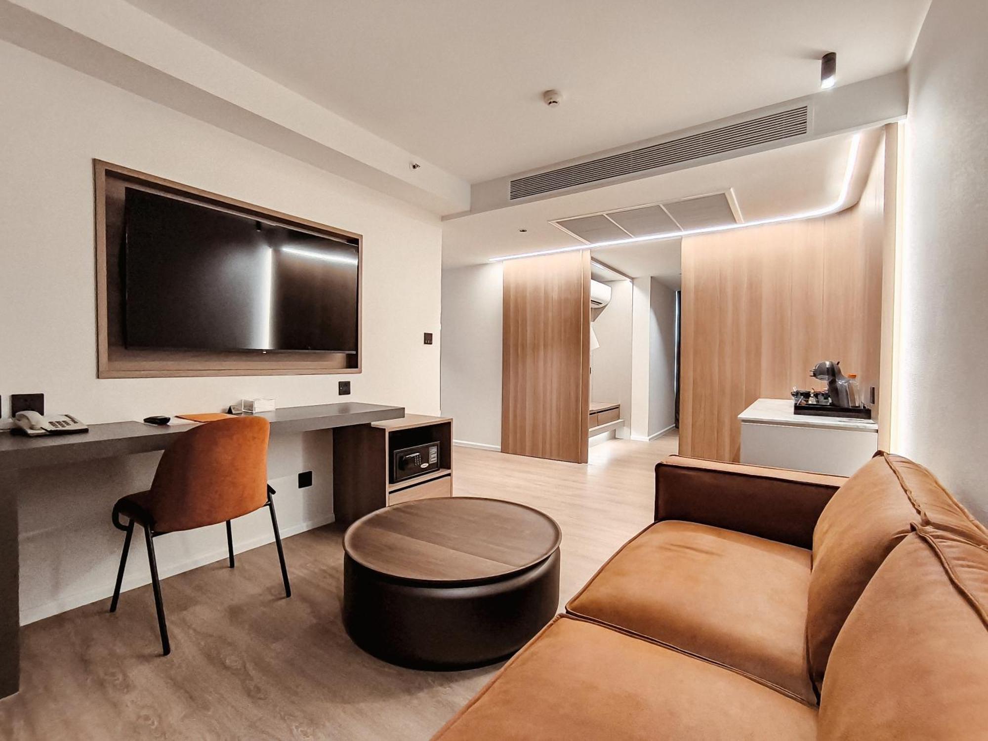 Citrus Sukhumvit 13 Nana Bangkok By Compass Hospitality - Newly Renovated Hotel Exterior photo